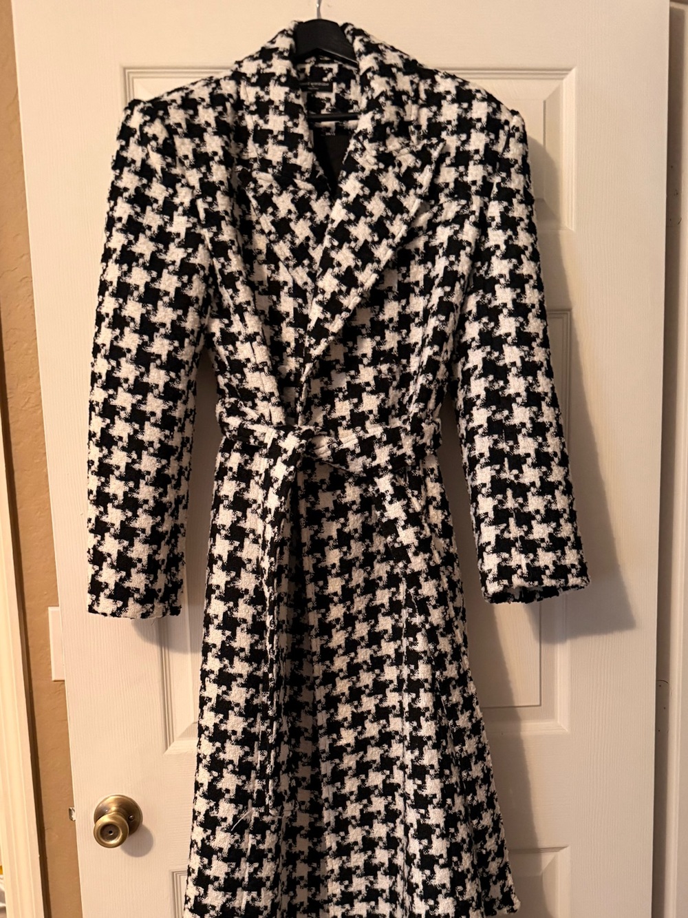 Naked wardrobe Black and White Houndstooth Coat